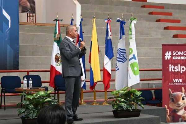 Julián Aguilar Estrada, conferencista para eventos corporativos sobre Liderazgo Consciente