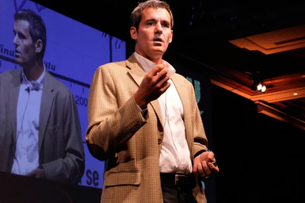 Juan Carlos Eichholz, conferencista para eventos corporativos sobre Liderazgo Adaptativo