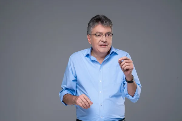 Mauricio Cárdenas, conferencista para eventos corporativos sobre Liderazgo Estratégico