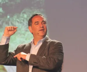 Nicolás Reyes, conferencista para eventos corporativos sobre Liderazgo Transformacional